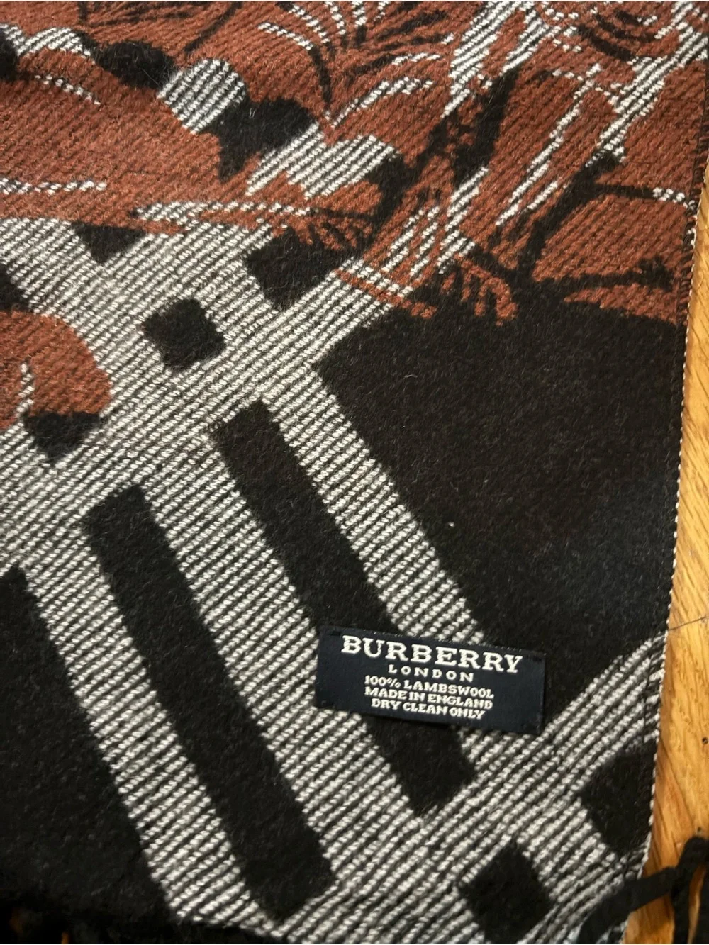 Burberry classic scarf